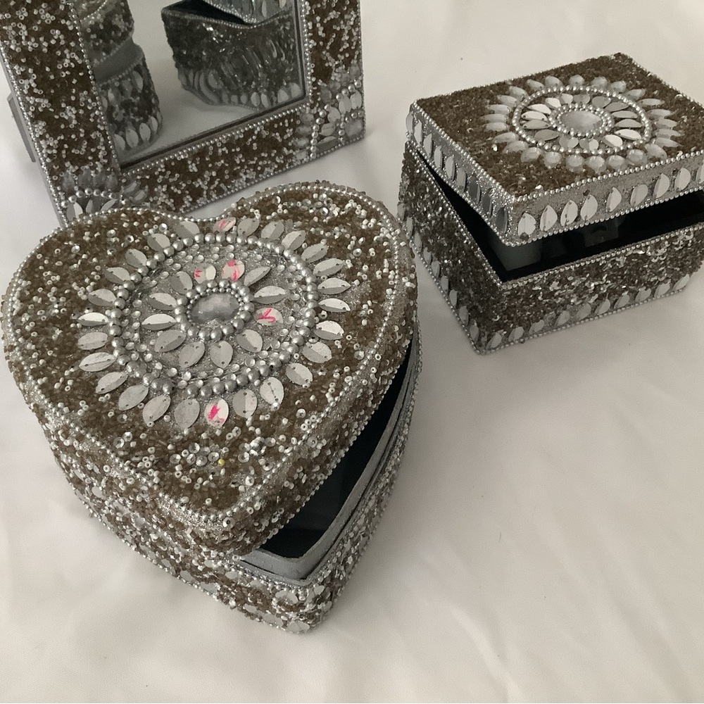 Decor Set - Picture 2 of 4
